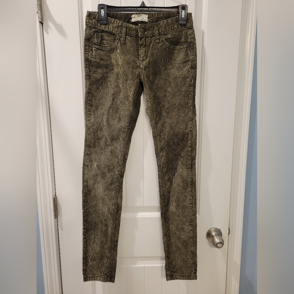 Free People 5 Pocket Skinny Corduroy Dark Green Wash, waist - 26